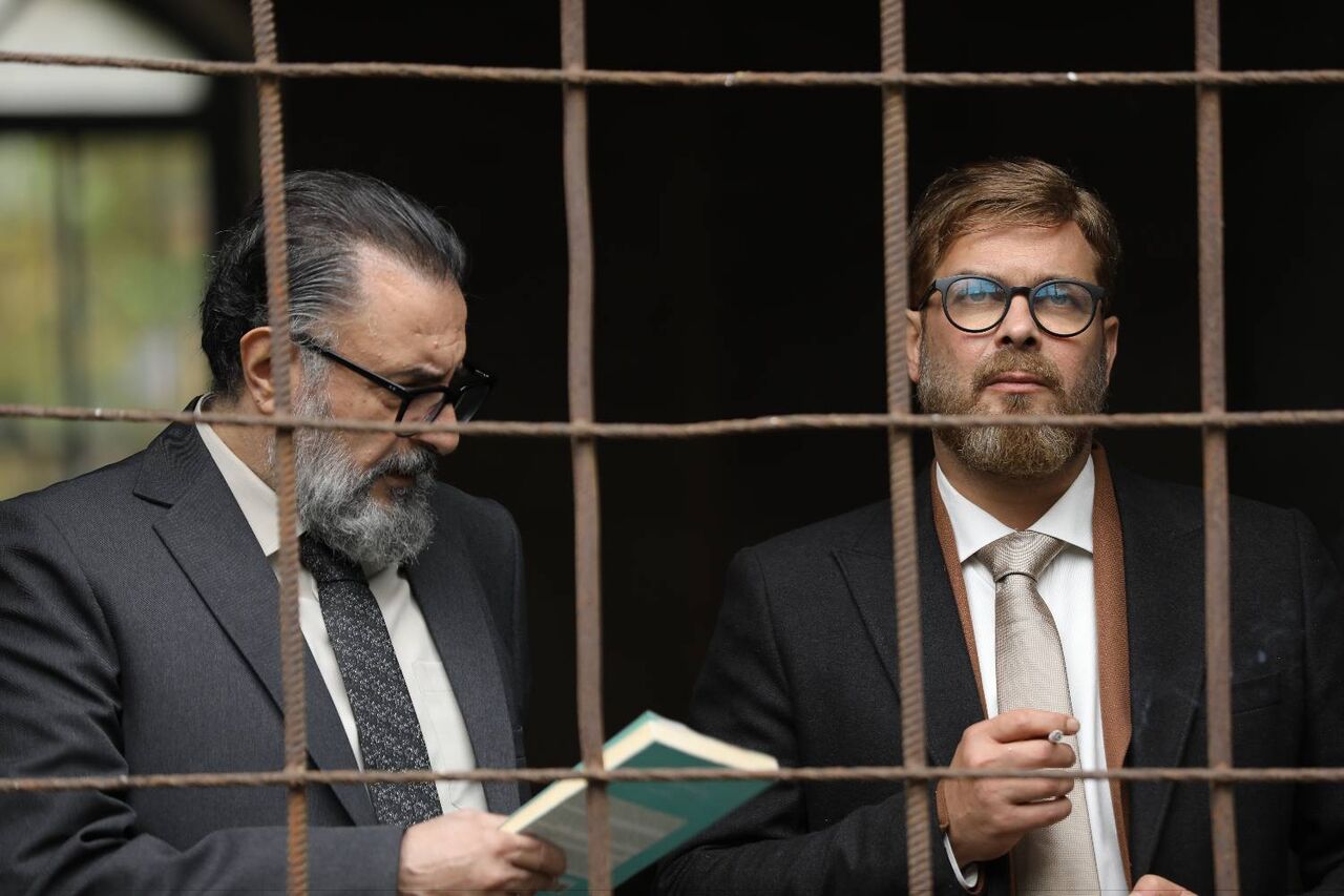 غبار میمون، تریبون یا تریلر؟ کالبدشکافی یک شکست سیستماتیک