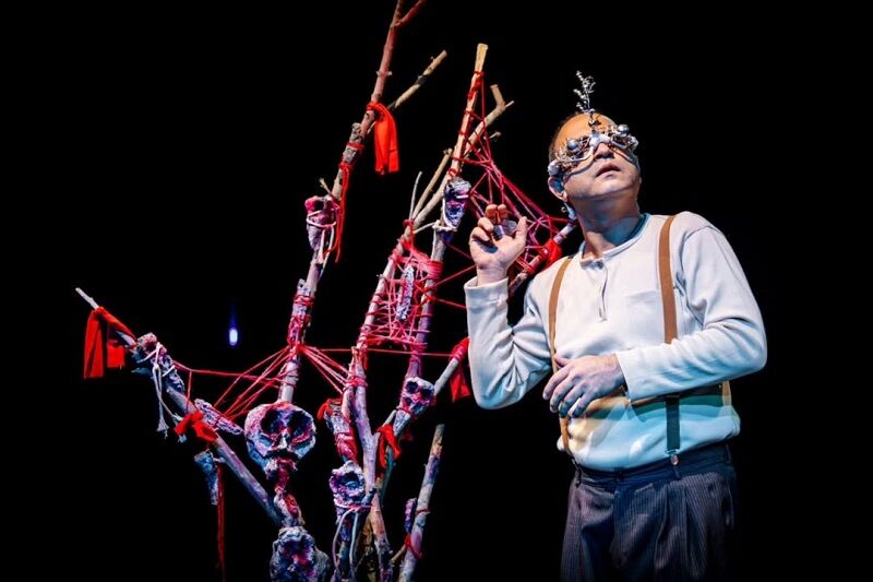 رئالیسم جادویی مشرقزمین را در تئاتر ارائه کردم/ حکایت موتسارت تا مرگ ققنوس