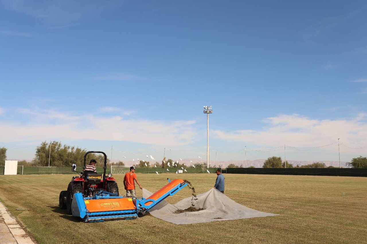 زمین‌های چمن ورزشی دهکده المپیک کیش بهسازی شد