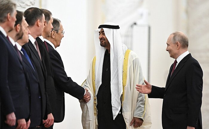 پوتین و رئیس امارات درباره تحولات منطقه گفت‌وگو کردند