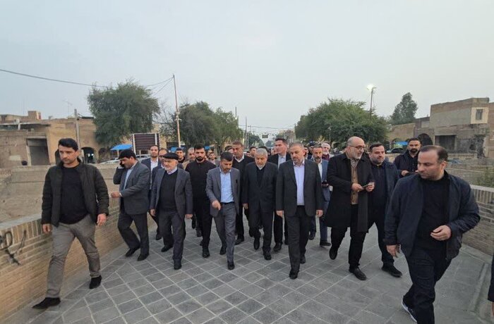 ادای احترام وزیر میراث فرهنگی به حضرت سبزقبا(ع)