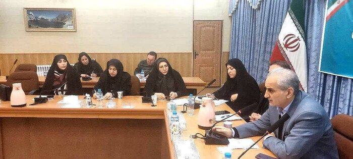 اخبار کوتاه ، ۹ بهمن/ واژگونی مینی‌بوس در اردبیل ۱۲ مصدوم برجا گذاشت