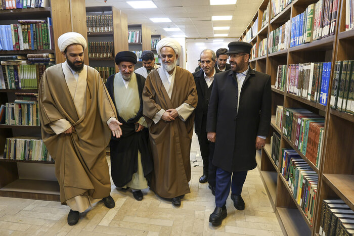 استاندار فارس از مرکز فرهنگی حضرت مهدی موعود (عج) شیراز بازدید کرد