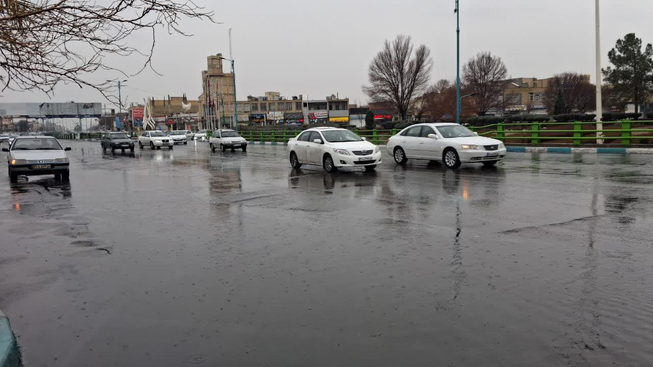 فیلم| شکرگزاری یزدی‌ها از بارش باران و قصه کهنه آبگرفتگی معابر