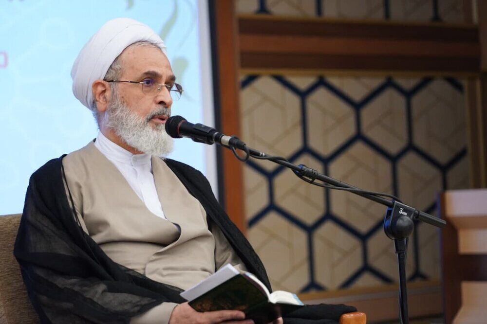 اعرافی: توقف نبرد تمدنی با آمریکا امکان پذیر نیست