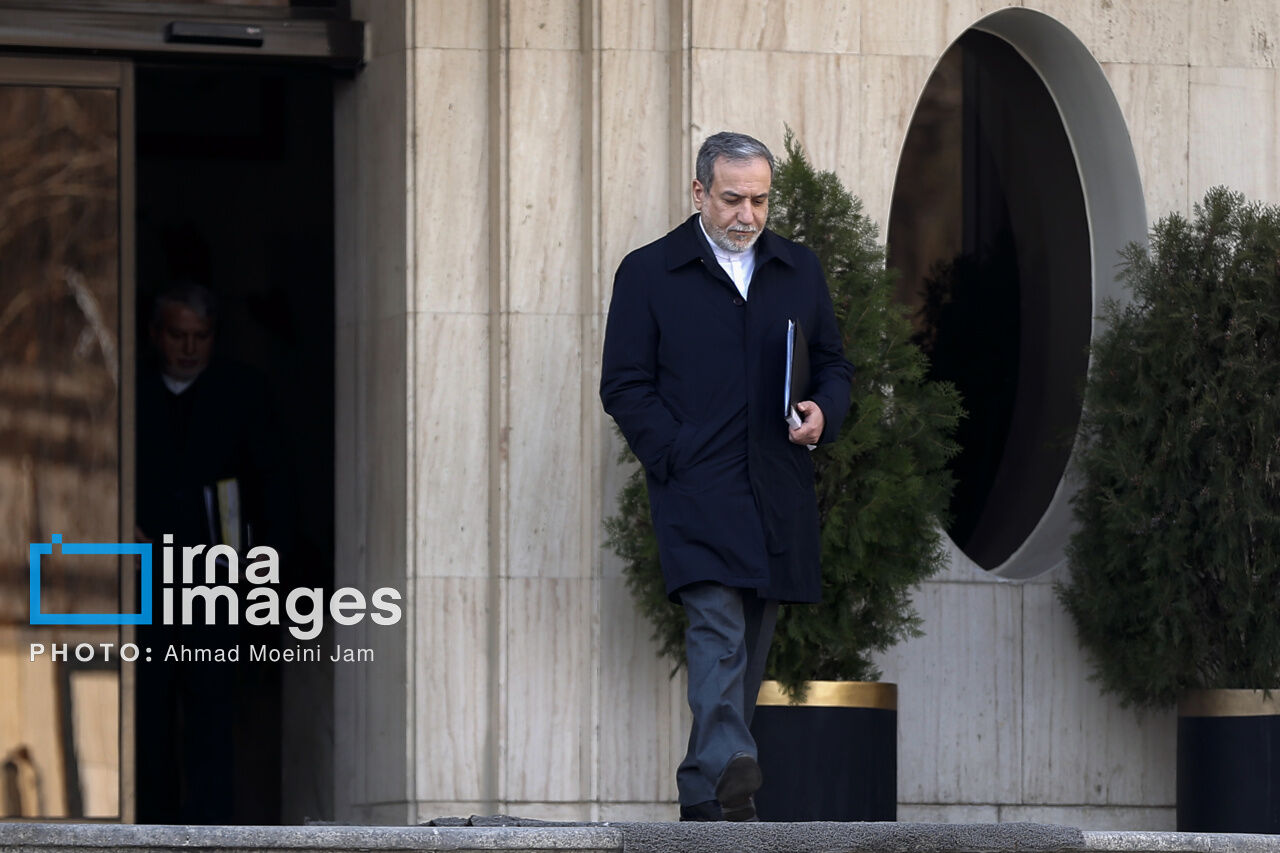 پیش از رسیدن به مرحله اقدام نظامی از فرصت دیپلماسی استفاده کنیم