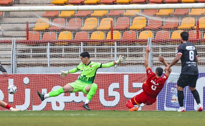 سایه‌روشن‌های هفته هجدهم/ سپاهان و پرسپولیس برای تراکتور و استقلال بازی کردند