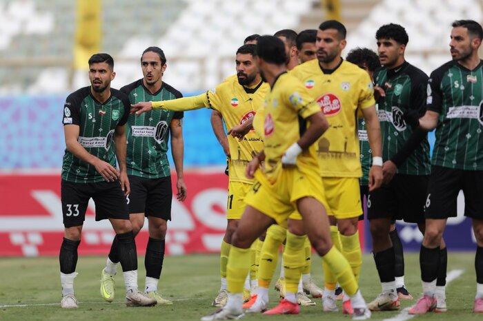 سایهروشنهای هفته هجدهم/ سپاهان و پرسپولیس برای تراکتور و استقلال بازی کردند