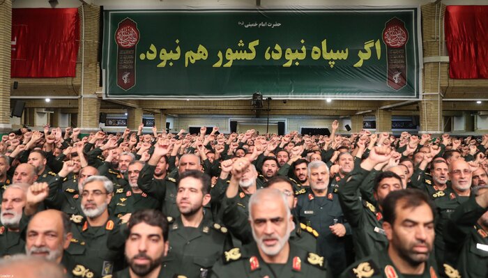 سپاه پای کار انقلاب و مردم/ بازی نخ نما شده اروپاییها