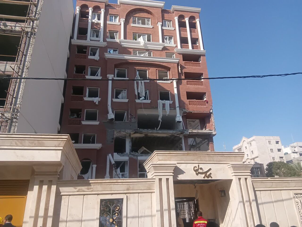 انفجار یک ساختمان در بندرعباس/علت در دست بررسی است