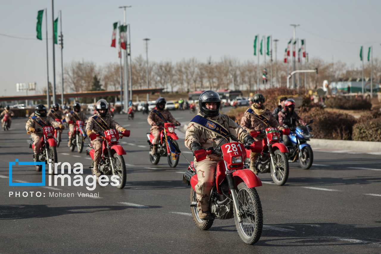 رژه موتورسواران نیروهای مسلح از فرودگاه مهرآباد تا بهشت زهرا (س)