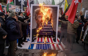 تجمع مردم ترکیه در حمایت از ایران+عکس