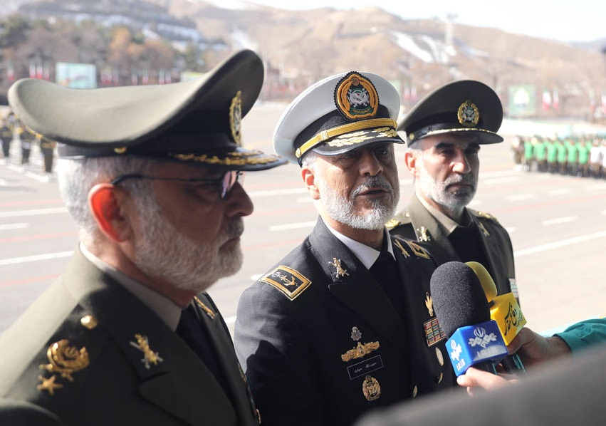 دریادار سیاری: هدف اصلی جنگ نرم اثرگذاری بر ذهن و افکار جامعه است/ لزوم هوشیاری جوانان