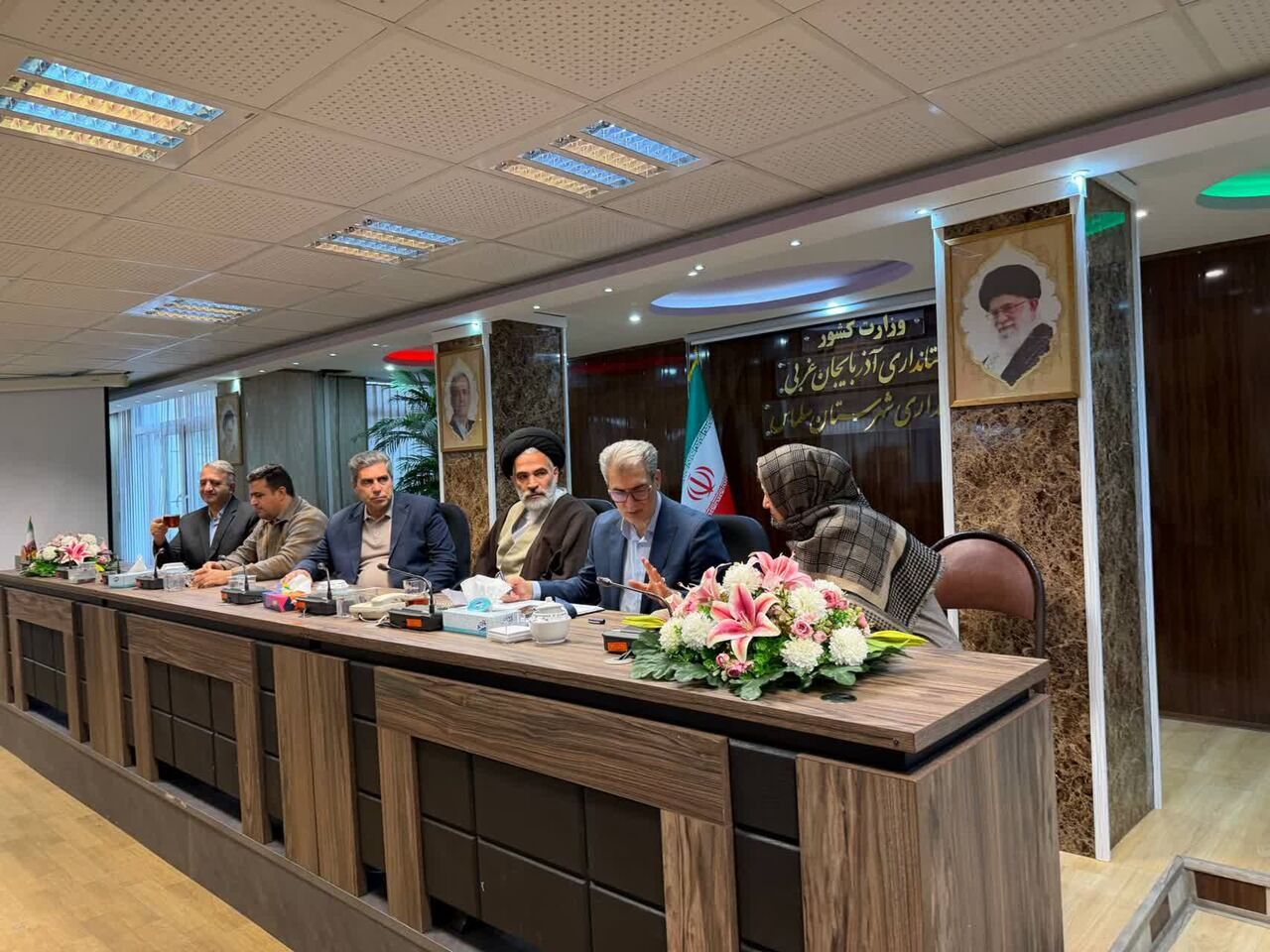 سلماس میزبان نخستین میز خدمت روزانه شورای اداری در کشور