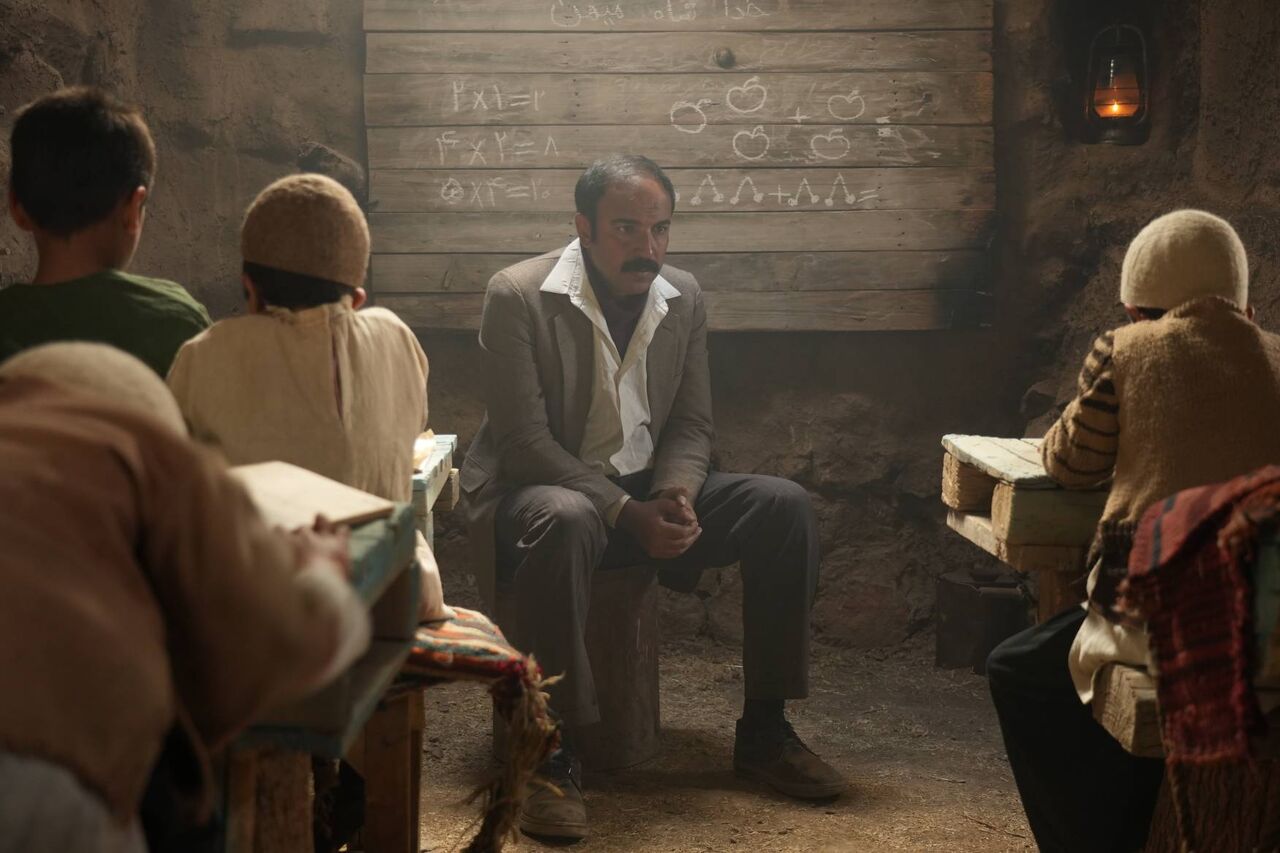 «حاشیه» مخاطب را به فکر وامی‌دارد/ تاکید فیلم بر اهمیت خانواده