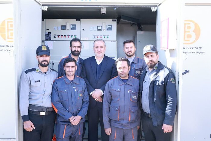 نیروگاه خورشیدی چهار مگاواتی در خوسف به بهرهبرداری رسید