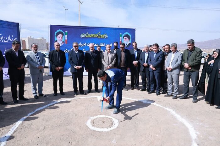 نیروگاه خورشیدی چهار مگاواتی در خوسف به بهرهبرداری رسید