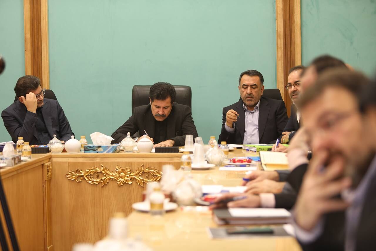 ارزیابی چگونگی کمک به واحدهای صنفی آسیب‌دیده از ناآرامی‌های اخیر با حضور معاون رئیس جمهور