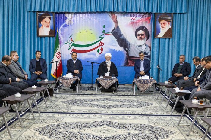 رهاورد سفر وزیر صمت به یزد؛ از تولید الکترود گرافیتی تا افتتاح نیروگاه خورشیدی+ فیلم