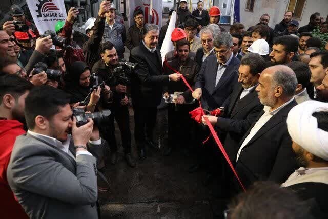 رهاورد سفر وزیر صمت به یزد؛ از تولید الکترود گرافیتی تا افتتاح نیروگاه خورشیدی+ فیلم