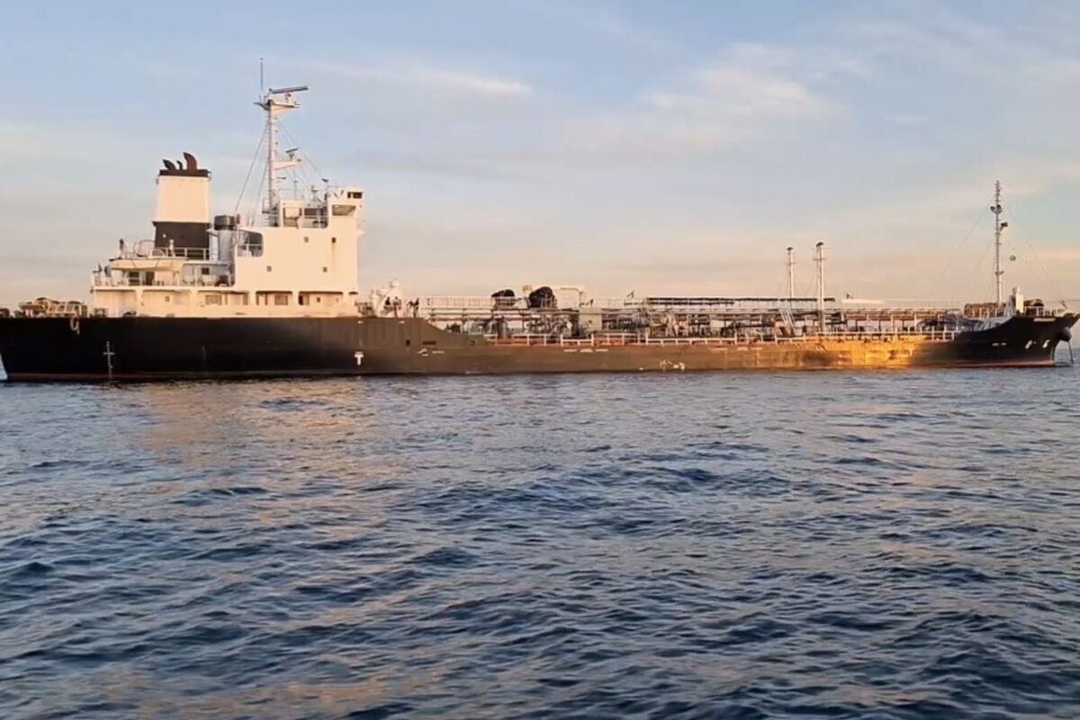 ايقاف سفينتين لتهريب الوقود في الخليج الفارسي ايقاف سفينتين لتهريب الوقود في الخليج الفارسي