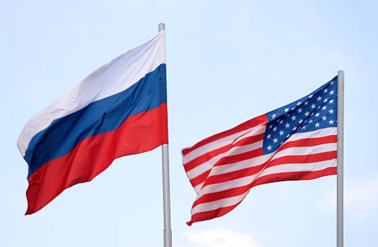 مقام روس: روسیه و آمریکا به طور جدی برای احیای روابط اقتصادی تلاش می‌کنند