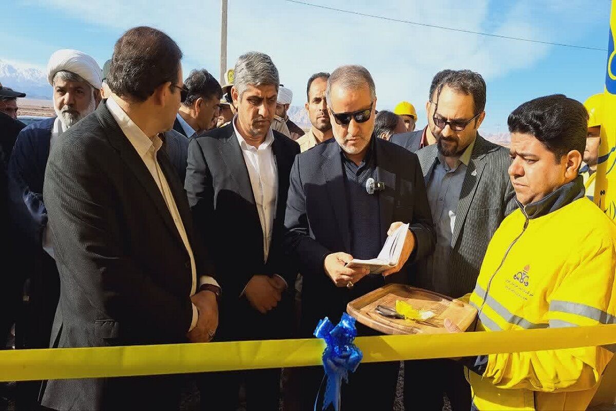 اینجا چراغی روشن است؛ بهره برداری از طرحهای توسعهای در شهرستان طبس اینجا چراغی روشن است؛ بهره برداری از طرحهای توسعهای در شهرستان طبس