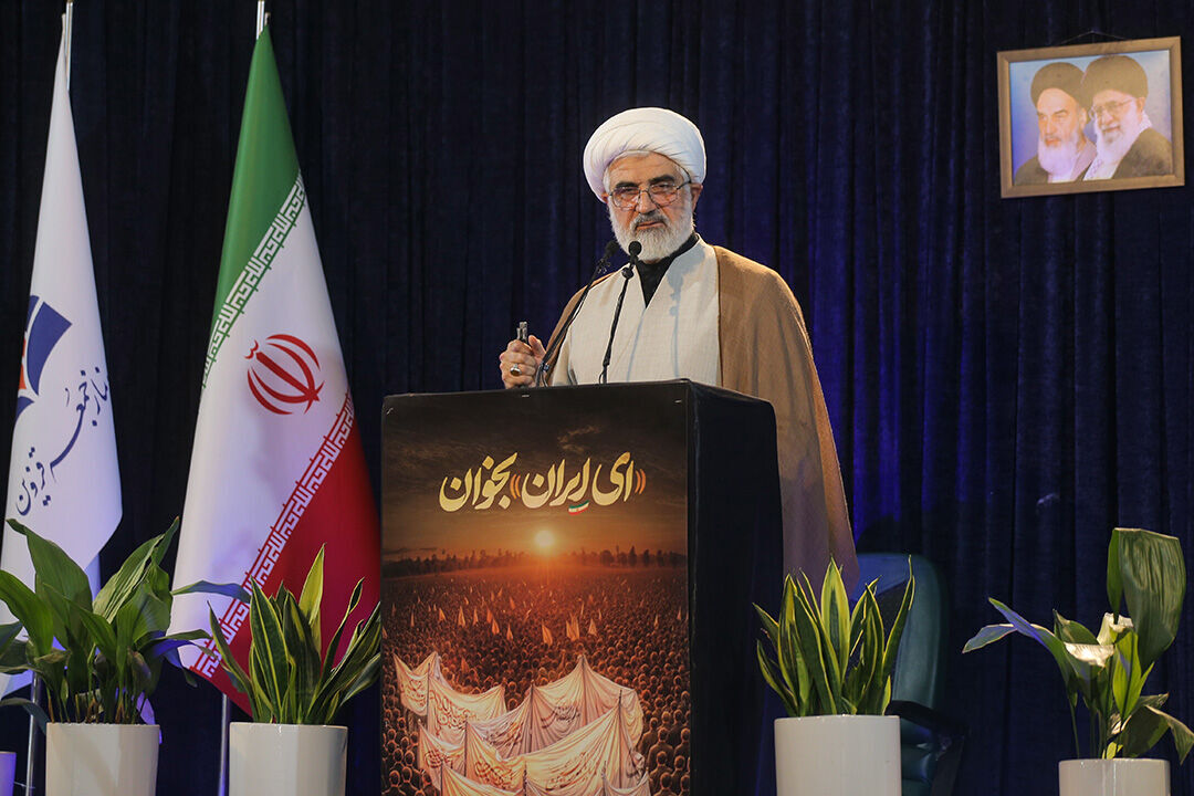 امام جمعه موقت قزوین: مشکل آمریکایی‌ها بی‌اعتمادی و عهدشکنی است