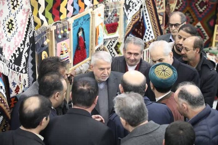 وزیر میراث فرهنگی: ۲۲۴ میلیون یورو صنایع دستی صادر شد
