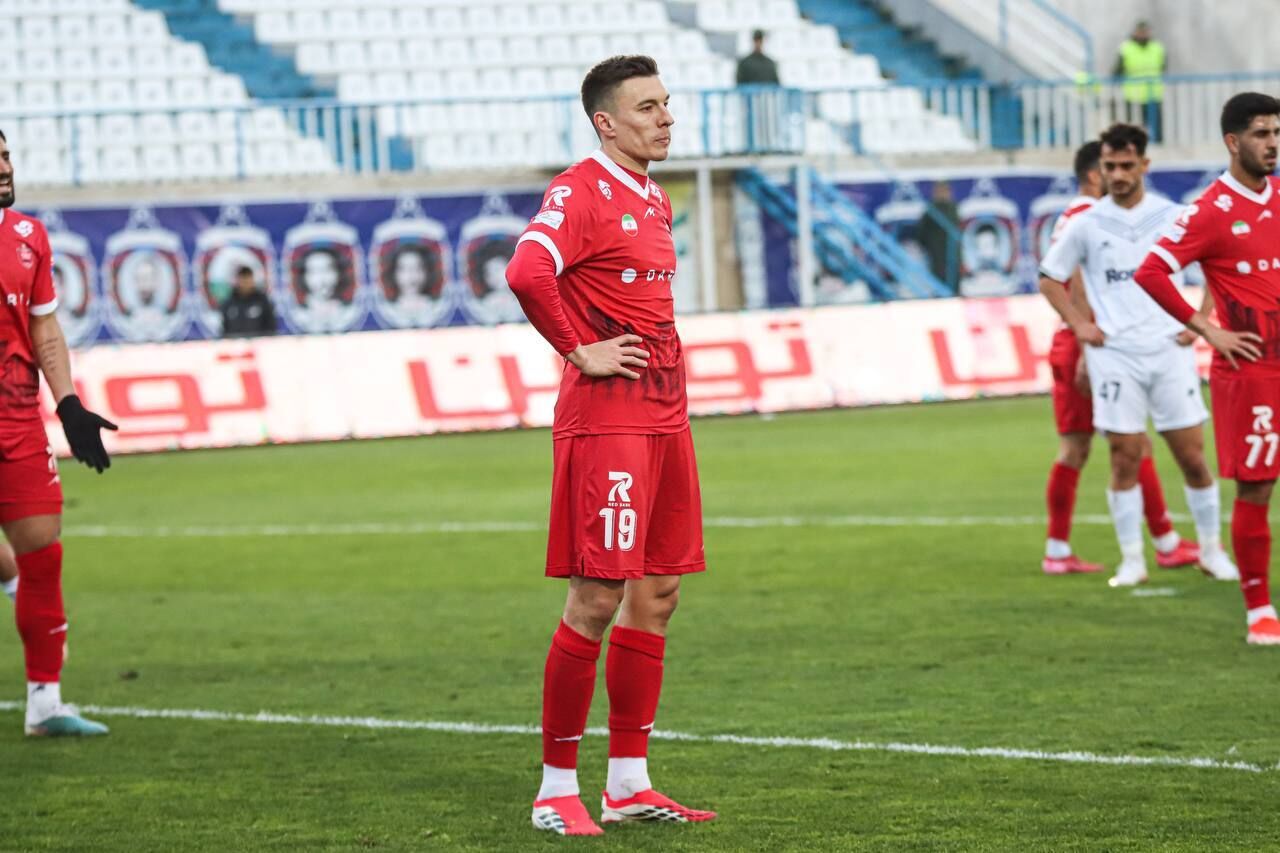 گرفتار شدن پرسپولیس در مرداب انزلی در روز به خطر افتادن اعتبار فوتسال ایران در آسیا