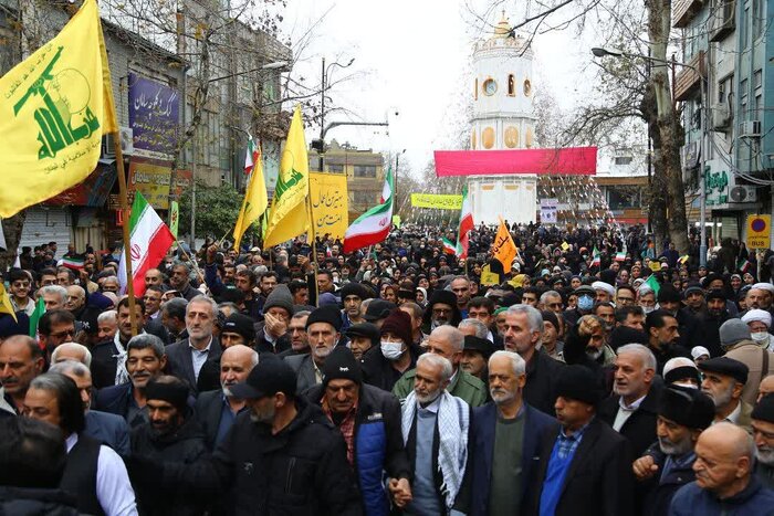 تا آخر ایستادهایم؛ برای وطن