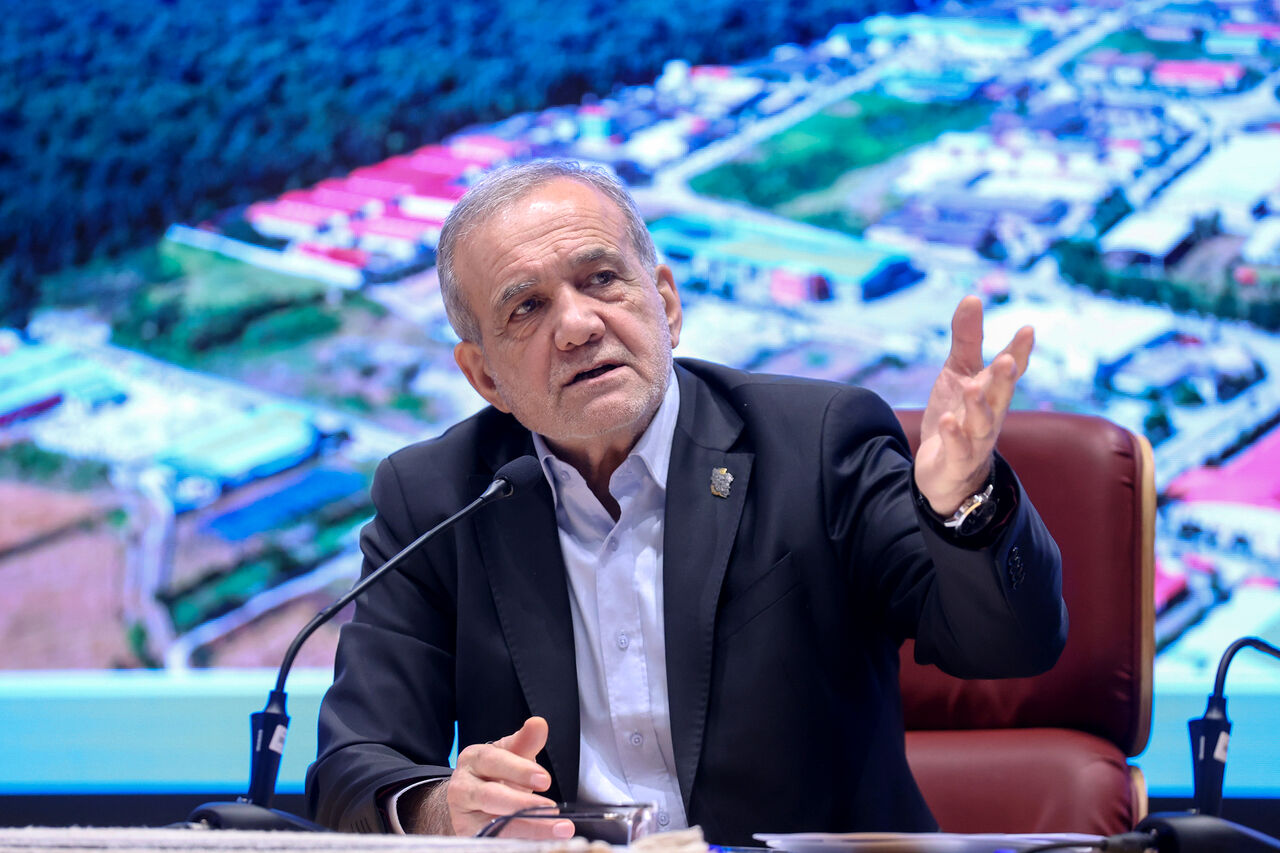 پزشکیان: وعده دروغ و غیر ممکن نمی دهیم؛ باید با مردم صادق باشیم