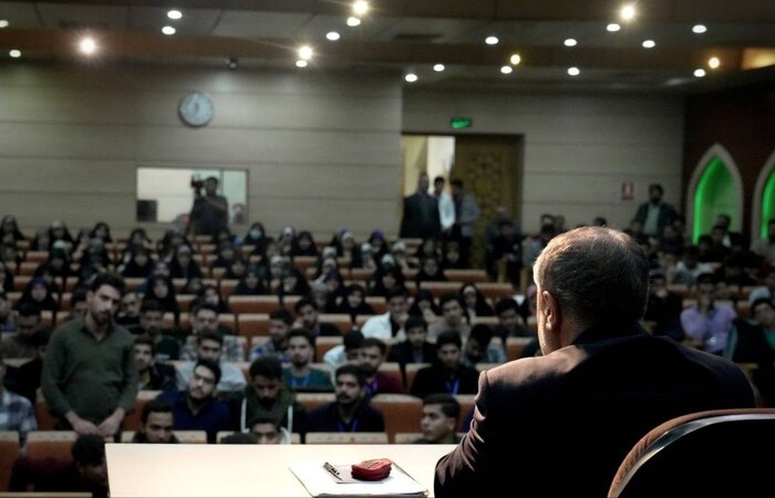 اسلامی: دشمن به دنبال سیاست «فشار از بیرون و شکستن از درون» علیه ایران است