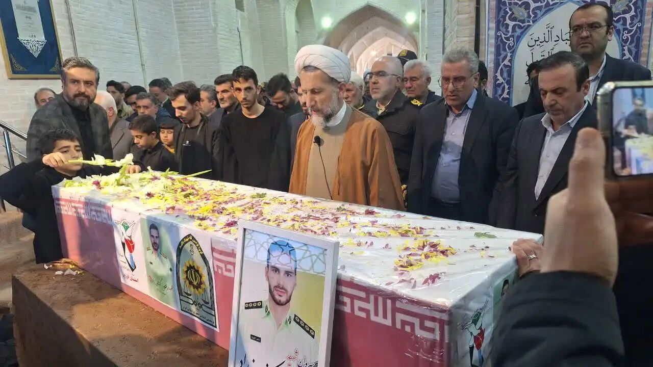 مراسم تشییع شهید فراجا در قزوین برگزار شد