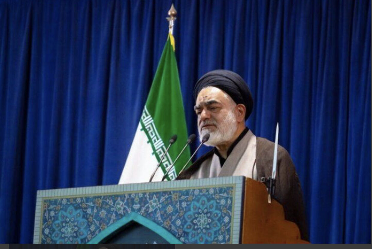 خطیب جمعه اصفهان: ایستادگی مردم نقشههای دشمنان را خنثی میکند
