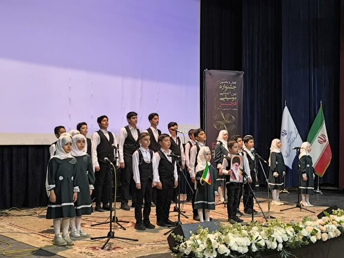 طنین نواهای محلی در کرمانشاه/اجراهای موسیقی امشب هم ادامه دارد