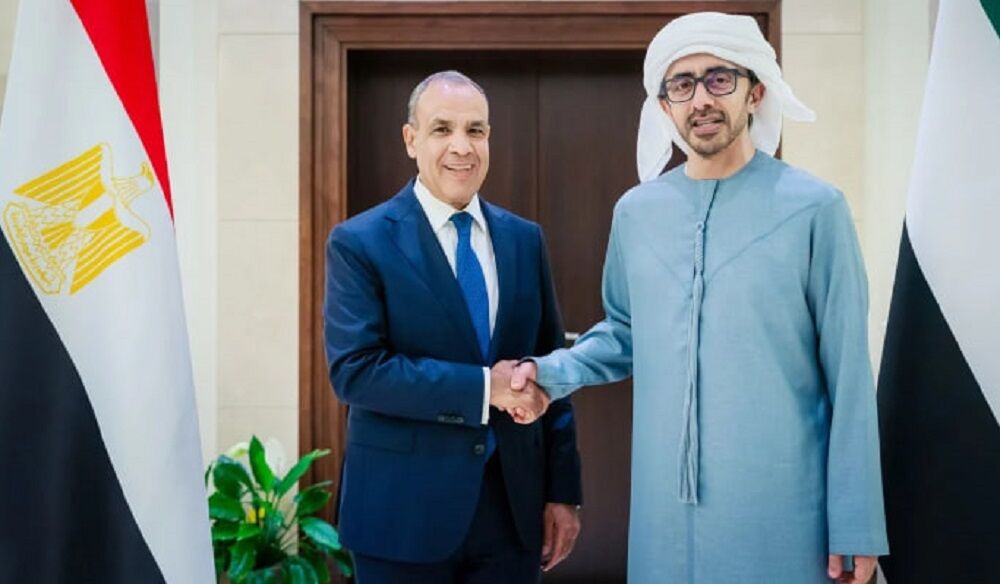 تاکید وزرای خارجه مصر و امارات بر جلوگیری از گسترش تنش‌ها در منطقه