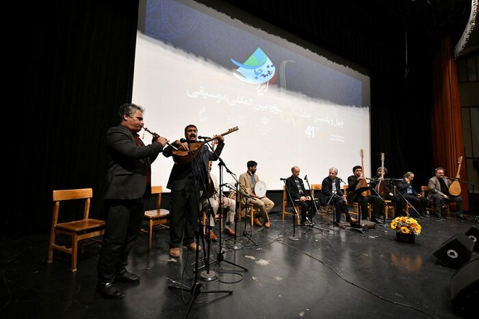 موسیقی نواحی در روستاها و میان مردم احیا و حفظ شود