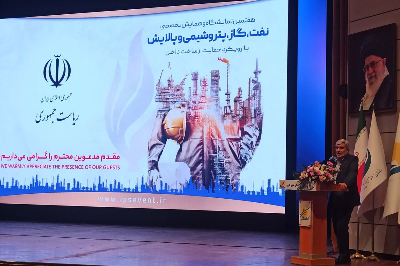 دستیار رییس جمهور: توسعه پژوهش در صنعت نفت، گاز و پتروشیمی ضروری است