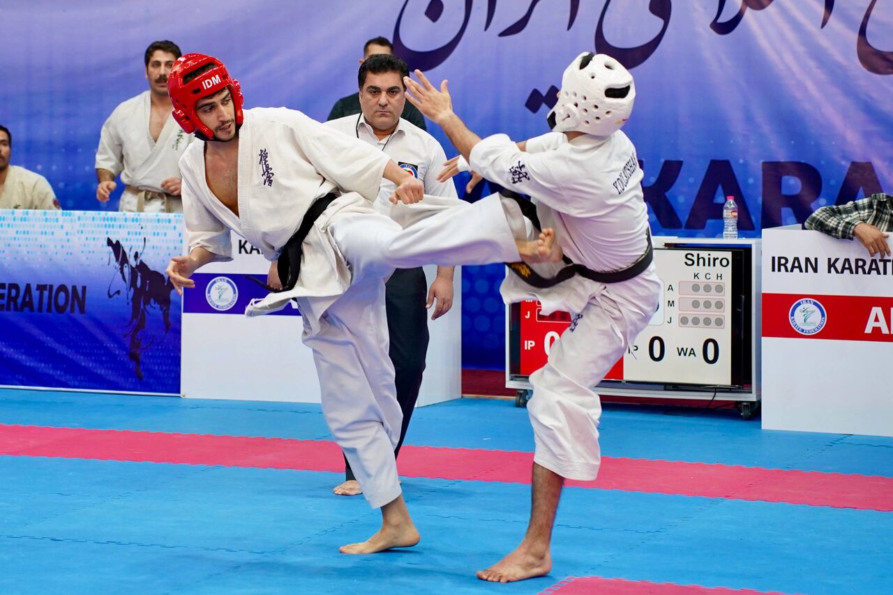 سوپر لیگ سبکهای آزاد کاراته؛ صدرنشینی پاس و آسیا ماسهساز