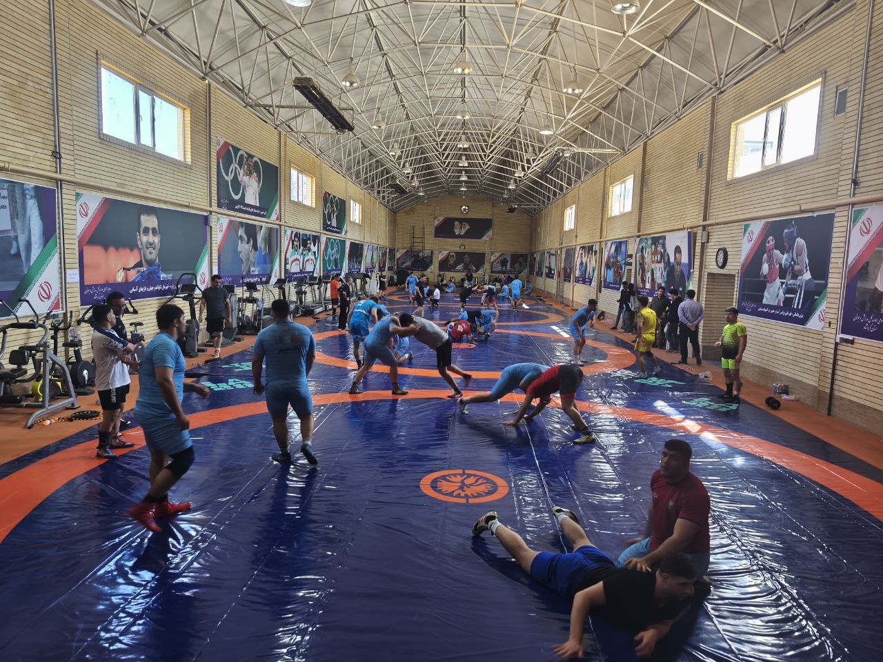 آغاز اردوی تیم ملی کشتی آزاد جوانان در کرمانشاه / تمرینات تا پنجم اسفند ادامه دارد