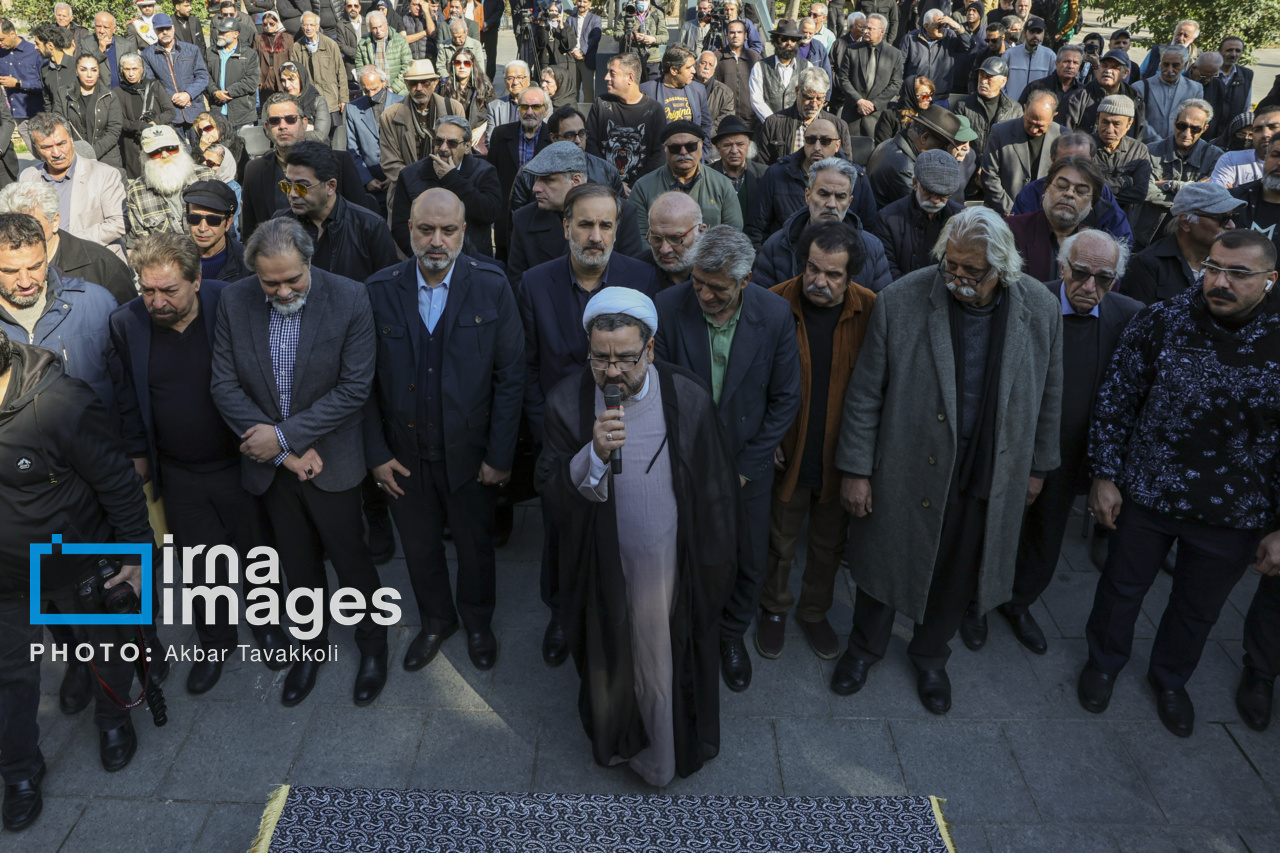 پیکر عنایت الله بخشی تشییع شد/هنرمندی که ژنرال بازیگری بود