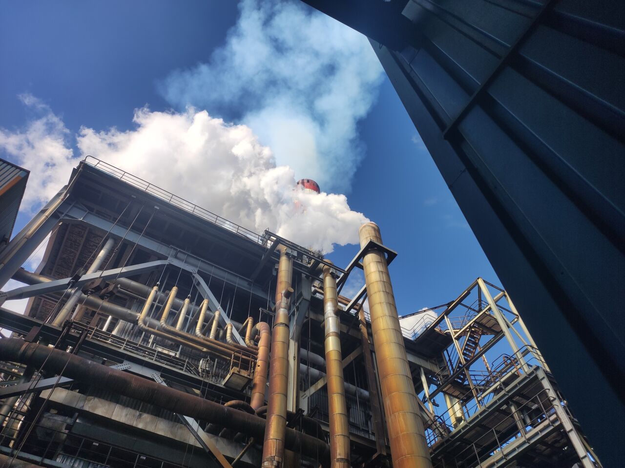 فیلم| شیب تند فرسودگی تجهیزات نیروگاه برق نکا با مصرف بیرویه و بیکیفیت مازوت