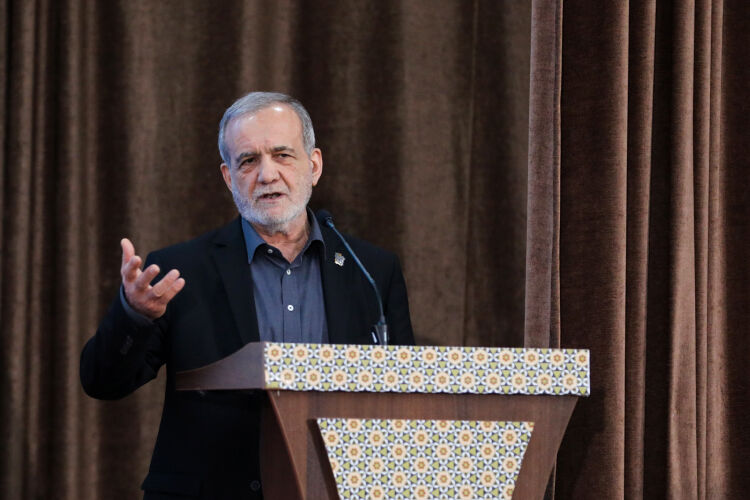 پزشکیان: باید آینده‌ای برازنده ایران بسازیم/چرا ما باید اینجا باشیم؟