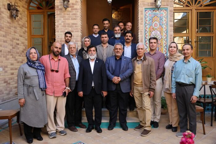 مدیرکل میراث فرهنگی فارس: از طرحهای تلفیقی اقامت و آموزش صنایع دستی حمایت میکنیم