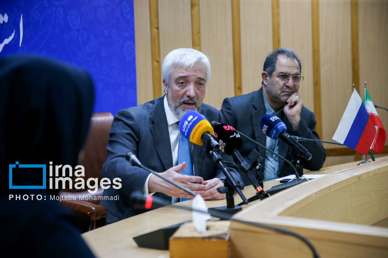 ممثل بوتين: خط رشت- استارا الحديدي، طاقة اقتصادية كبيرة بين ايران وروسيا ممثل بوتين: خط رشت- استارا الحديدي، طاقة اقتصادية كبيرة بين ايران وروسيا