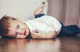 172737031 چگونه به کودکان کمک کنیم تا احساساتشان را مدیریت کنند
