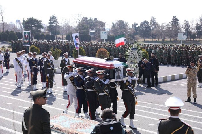 آیین تشیع پیکر فرمانده اسبق نیروی زمینی ارتش برگزار شد