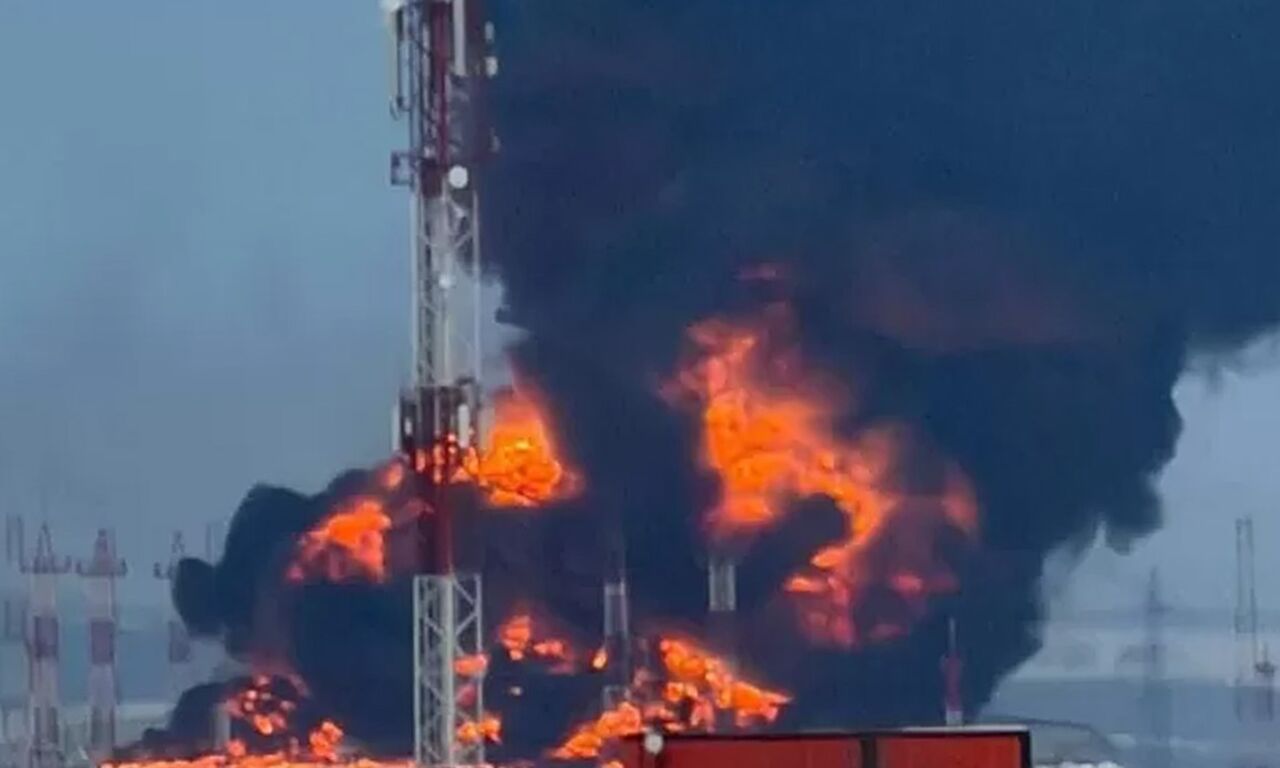 ​​​​​​​آتش‌سوزی گسترده در تاسیسات نفتی روسیه