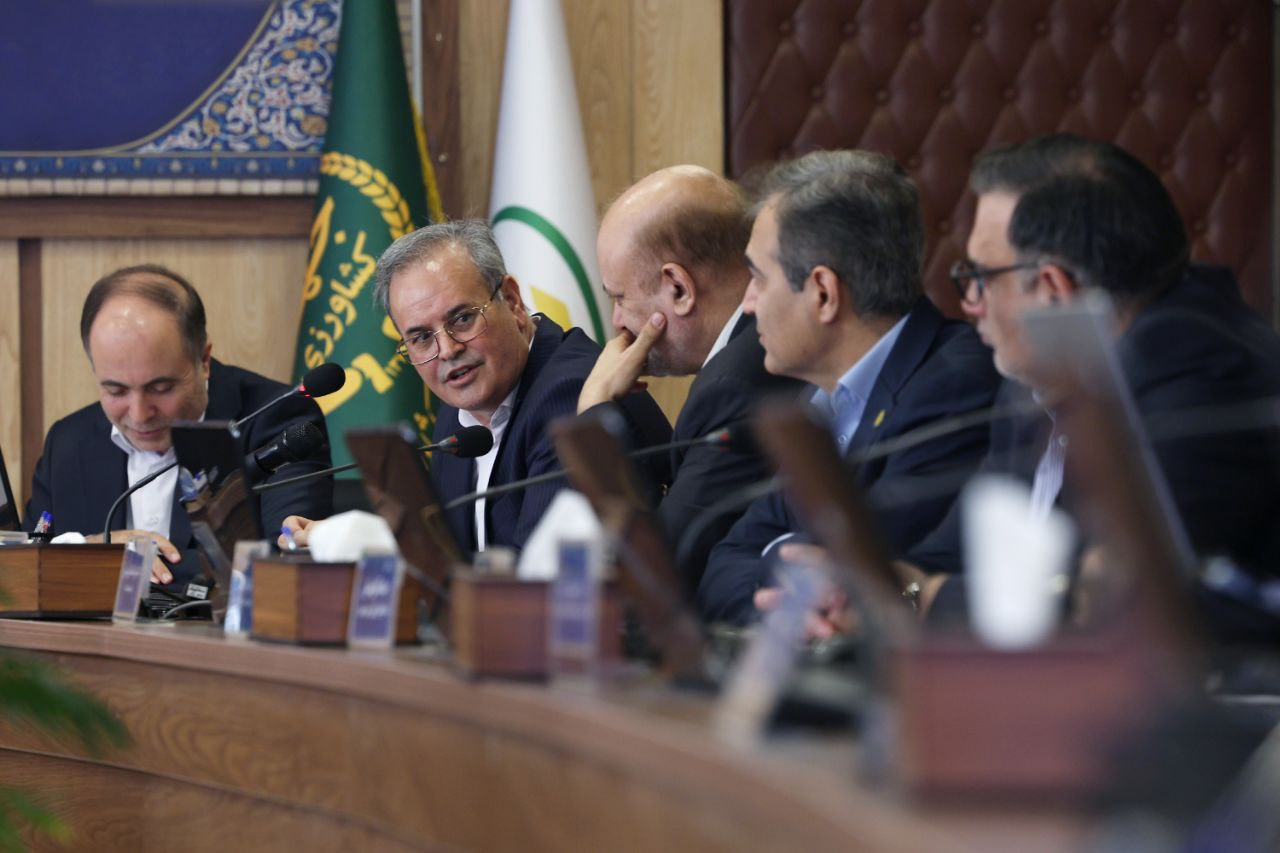 عارف: محصولات کشاورزی با هدف صادرات به بازارهای منطقهای تولید شود